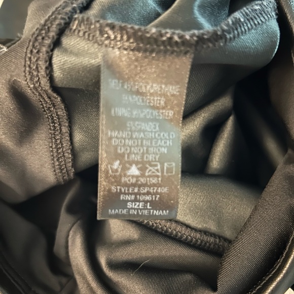 Women’s Faux Leather Jeggings - Picture 3 of 4